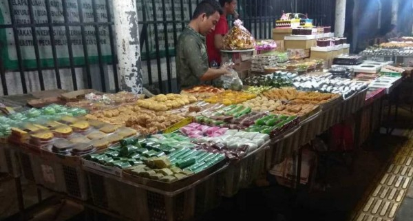 5 Pasar Kue Tradisional Paling Ramai di Jabodetabek